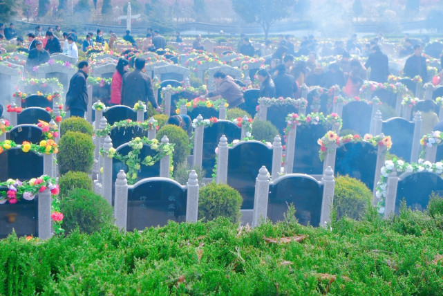 选择墓地时候选号有哪些讲究？